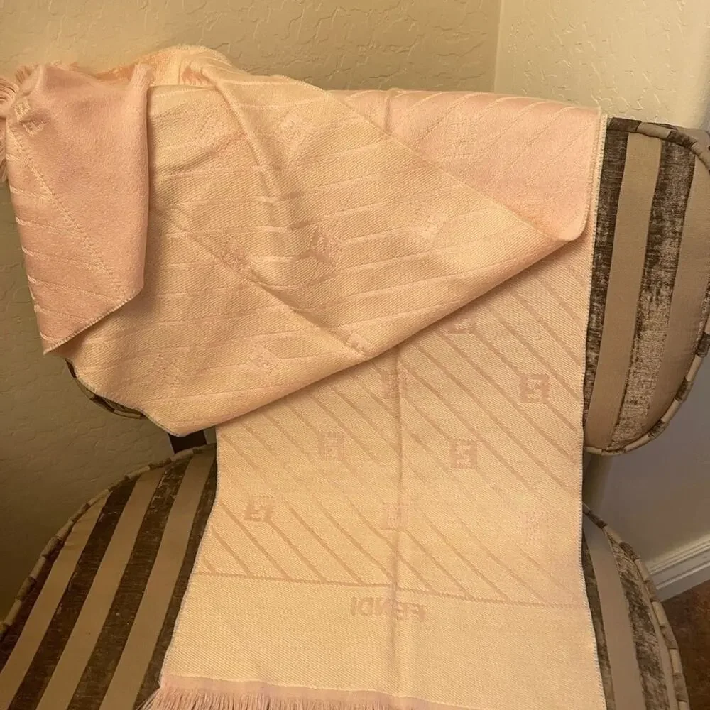 Fendi 100% wool pale pink scarf